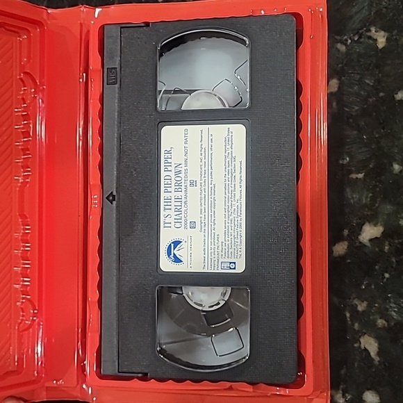 Peanuts Classics Charlie Brown VHS Set - Picture 9 of 9